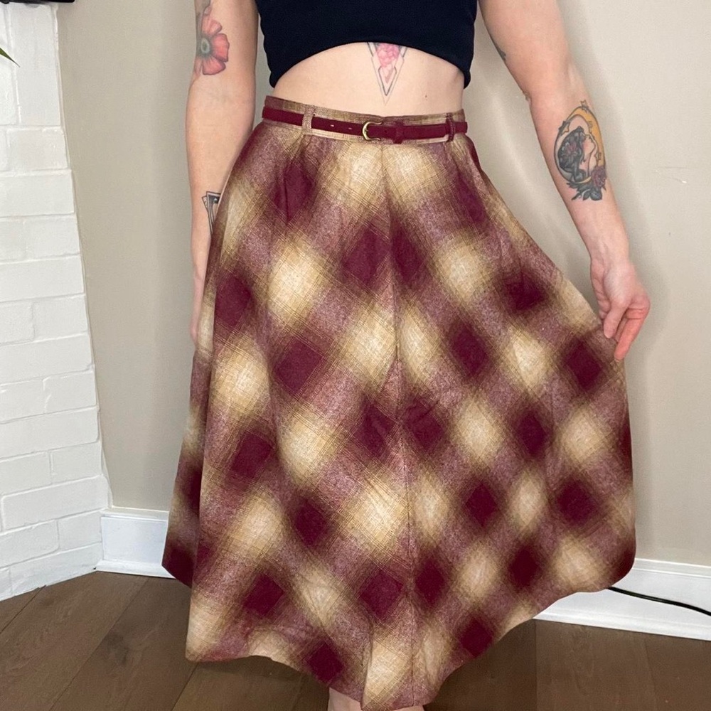 Vintage Elegant Checkered A-Line Skirt in Burgundy and Beige